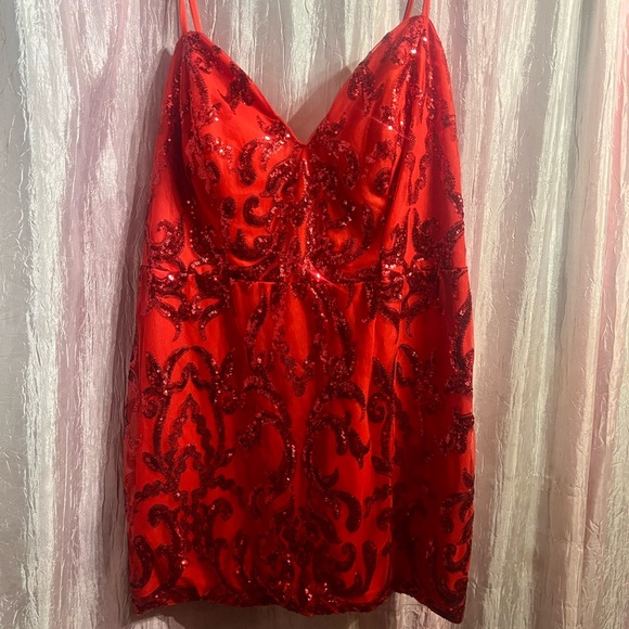 Size 22 Mini dress. Perfect for Holiday Parties or even Homecoming! - Picture 1 of 5